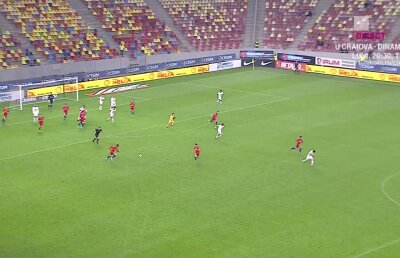 FCSB - SEPSI 2-1 // FOTO Fază de tot râsul pe final » 4 fotbaliști au scăpat cu poarta goală, dar Man a arătat că nu știe regulamentul