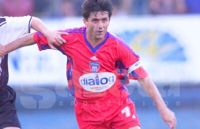 Marius Lăcătuș la 58 de ani! Povestea neștiută a unei încăierări imense din decembrie '89: „Hagi i-a tras un şut în fund prim-secretarului, Lăcătuș le zbura caschetele miliţienilor"