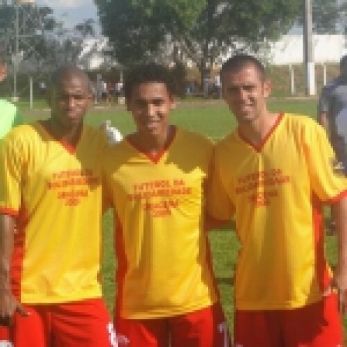 Eric (in centru, incadrat de Helder si de Spadacio)