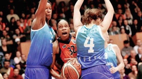 Tina Thompson, Thompson, MCM Tîrgovişte