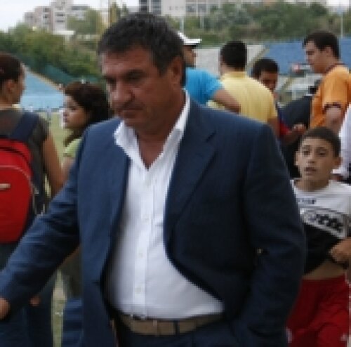 Victor Becali, impresar