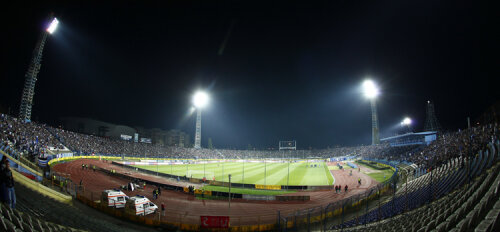 Partida dintre Universitatea şi Steaua se va disputa pînă la urmă cu fani în tribună