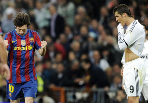 Ronaldo (dreapta) mai are de tras pentru a-l egala pe Messi