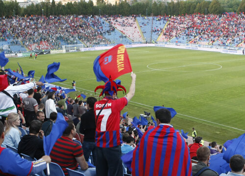 Steaua face apel la fani pentru partida cu FC Braşov