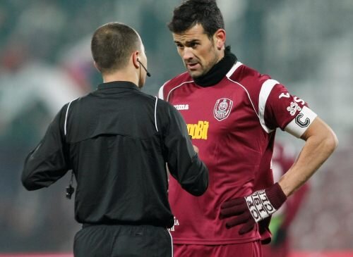 Cadu critică maniera de arbitraj a 