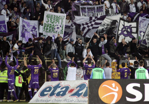 Suporterii timişoreni au fost prezenţi în număr mare la meciul cu Universitatea Craiova