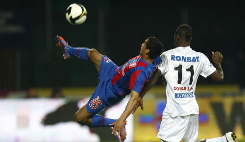 Nicoliţă va fi folosit de antrenorul Sorin Cîrţu ca fundaş dreapta