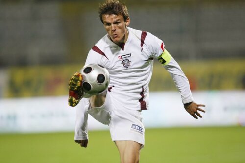 Transferul lui Lazăr la Dinamo a intrat în impas