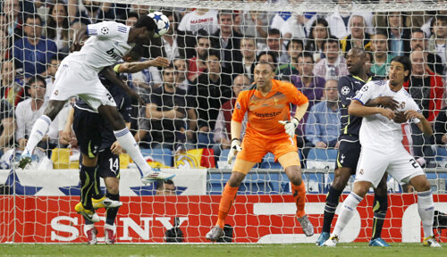 Adebayor, cap şi gol. Aşa a început meciul de la Madrid
Foto: Reuters