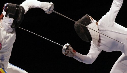 Ana Branza (stinga) si colegele de la Steaua si-au mai trecut un titlu in palmares (foto :Reuters)