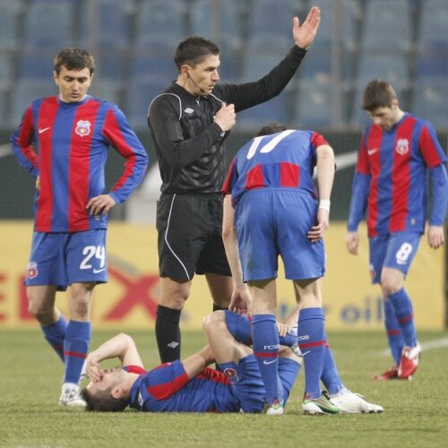 Istvan Kovacs va arbitra Steaua-Oţelul