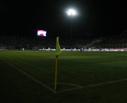 Giuleştenii au pierdut în Cupa UEFA cu PSG în 2001 tot din cauza nocturnei