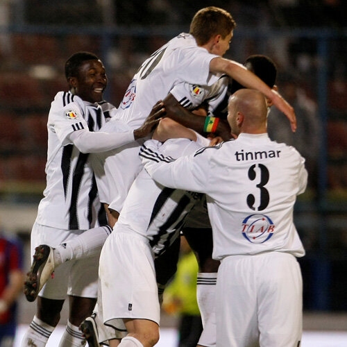 Jucătorii Astrei exultă după 1-0 cu Steaua