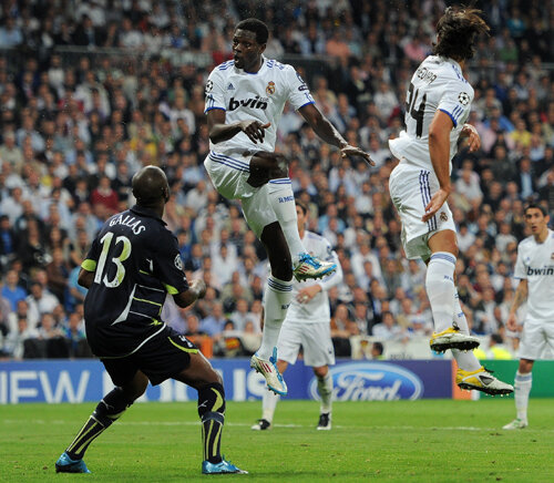 Adebayor (centru) a înscris încă de la primul duel contra lui Tottenham
Foto: Guliver/GettyImages