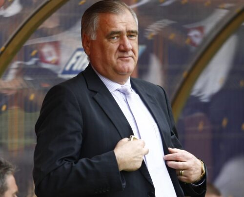 Chivorchian îşi scoate vedetele în curtea şcolii