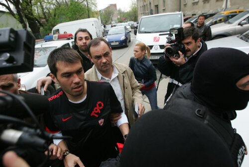 Procurorii de la Parchetul Tribunalului Bucuresti au emis mandate de aducere pentru Cristi Munteanu si Andrei Margaritescu într-un dosar de furturi de autoturisme de lux  Foto: Mediafax