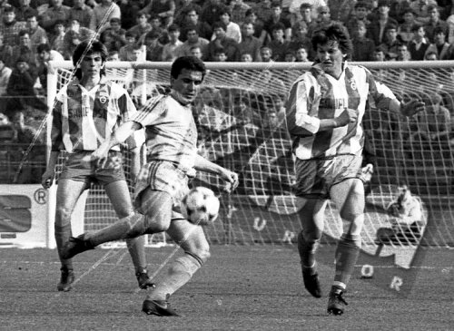 Hagi a marcat unicul gol al finalei din '89 contra rivalilor dinamovişti. Aici, 