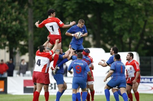 La rugby, Steaua-Dinamo inca mai stringe suporteri pe stadion (foto: Gabriela Arsenie)