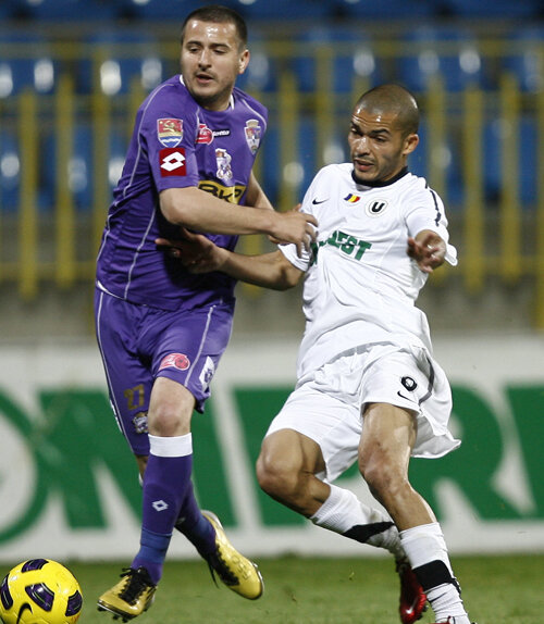 Zicu (stînga) a marcat 17 goluri în acest campionat Foto: Lorand Vakarcs