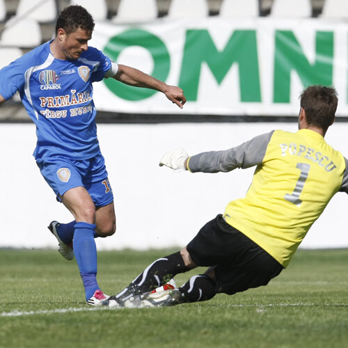 Florin Dan a egalat după o fazî în care a driblat tot ce i-a picat în mînă Foto: Cristi Preda