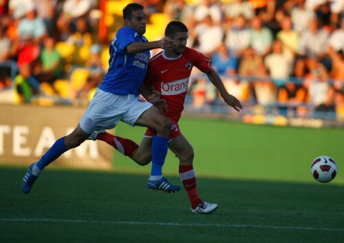 Flavius Moldovan (stînga), în duel cu Andrei Cristea