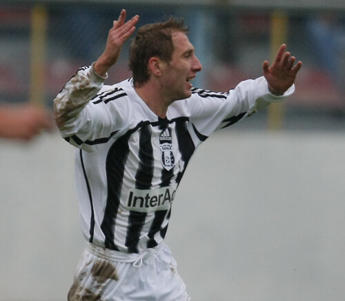 Strătilă a făcut un meci senzaţional chiar în oraşul în care s-a născut