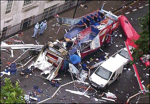 Autobuzul in care a explodat o bomba, in 2005, la Londra