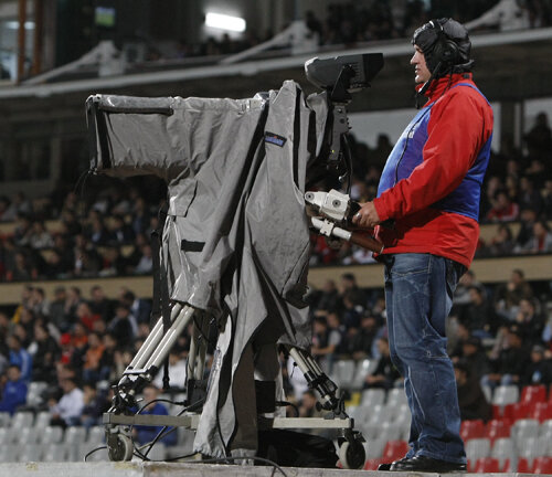 Telespectatorii sunt curioşi unde pot vedea meciurile cu Messi la bucureşti şi cu retragerea lui Ronaldo