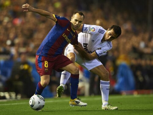 Andres Iniesta vs. Alvaro Arbeloa