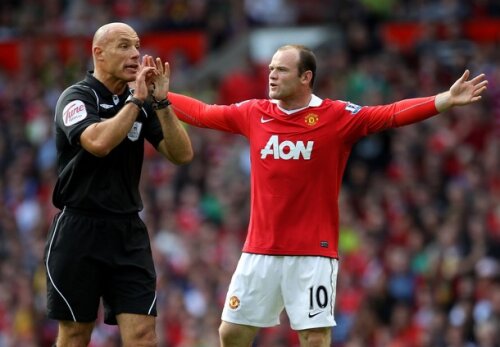 Howard Webb a condus exemplar meciul dintre United şi Chelsea, scor 2-1