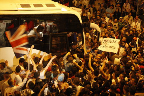 Fotbaliştii Oţelului au fost păziţi de Jandrami şi în autocar