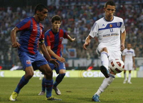 Mihai Costea va fi în competiţie directă cu Raul Rusescu, Junior Moraes şi Leandro Tatu