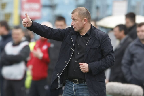 Dorinel Munteanu a trăit la intensitate maximă toate partidele din acest sezon. Neamţul are în sfîrşit ocazia de a sta relaxat la o partidă a Oţelului