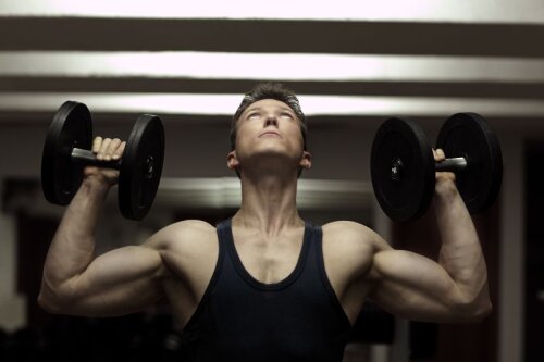 Prezentatorul emisiunii va fi Costin Desliu