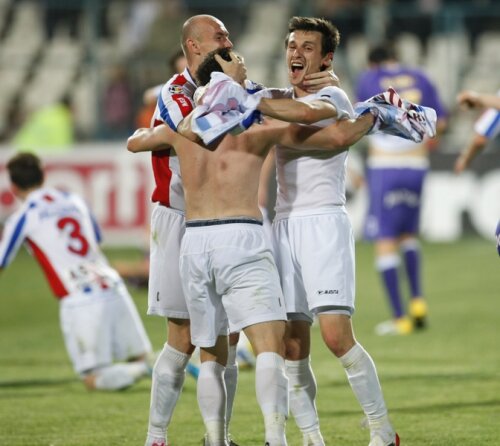 Jucătorii Oţelului se bucură după victoria, 2-1, cu Timişoara