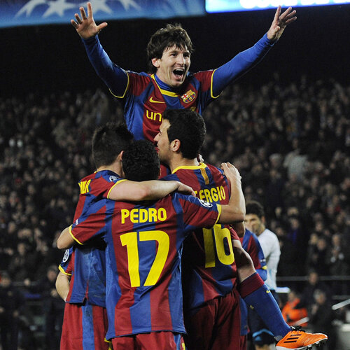 Messi și ceilalți barcelonezi exultă: sînt printre puținii care au rămas campioni în 2011
Foto: Reuters