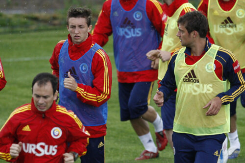 Cornel Rîpă (stînga, sus) e abia la a treia convocare la naţională