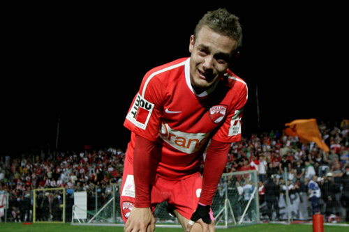Gabi Torje a plîns încontinuu după meci, fiind cu greu calmat de Ioan Andone