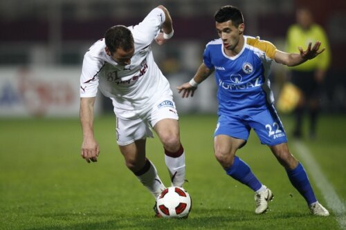 Paul Pîrvulescu, în albastru, în duel cu Candido Costa