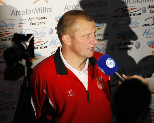 Dorinel Munteanu vrea un salariu mărit considerabil, Stan nu pare dispus să i-l ofere