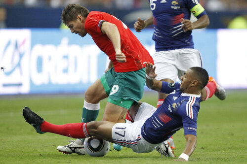 Viaceslav Hleb (stînga) a dat pasa decisivă la golul lui Kisliak de la Paris Foto: Reuters