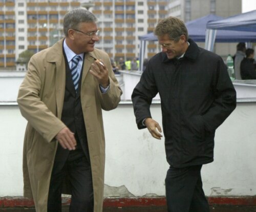 Pînă la Comitetul Executiv din 20 iunie, Bölöni (dreapta) trebuie să-i dea un răspuns lui Mircea Sandu