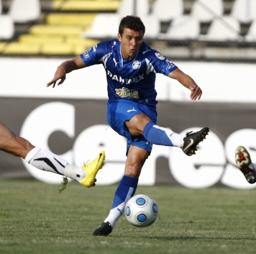 Moraes a prins un loc de titular în Top Gazeta pe 2010-2011, deşi a jucat în Liga 1 doar în tur