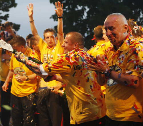 Gălăţenii au petrecut în faţa a 20.000 de oameni cîştigarea campionatului