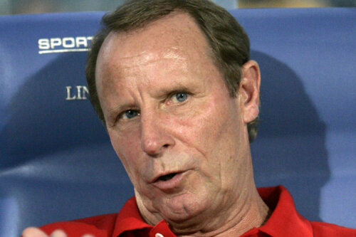 Selecționer al Germaniei în perioada 1990-1998, Berti Vogts pregătește reprezentativa Azerbaidjanului din 2008 Foto: Reuters