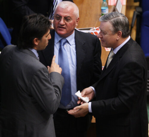 Ionuţ Lupescu, Dumitru Dragomir, Mircea Sandu (de la stînga la dreapta)