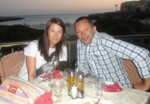 Rhodri Giggs lîngă soția sa, Natasha, totodată amanta lui Ryan