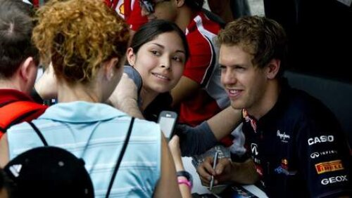 Sebastian Vettel e o atracţie pentru fanele Formulei 1 şi nu numai