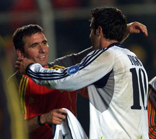 Luis Figo , alături de Gheorghe Hagi