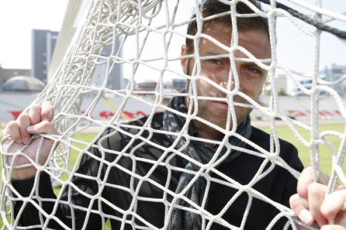 Pulhac nu se antrenează
momentan cu Dinamo, fiind
sub contract cu Hercules
pînă la finalul acestei luni
Foto: Cristi Preda